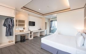 เอสบี ลีฟวิ่งเพลส Hotel 3*